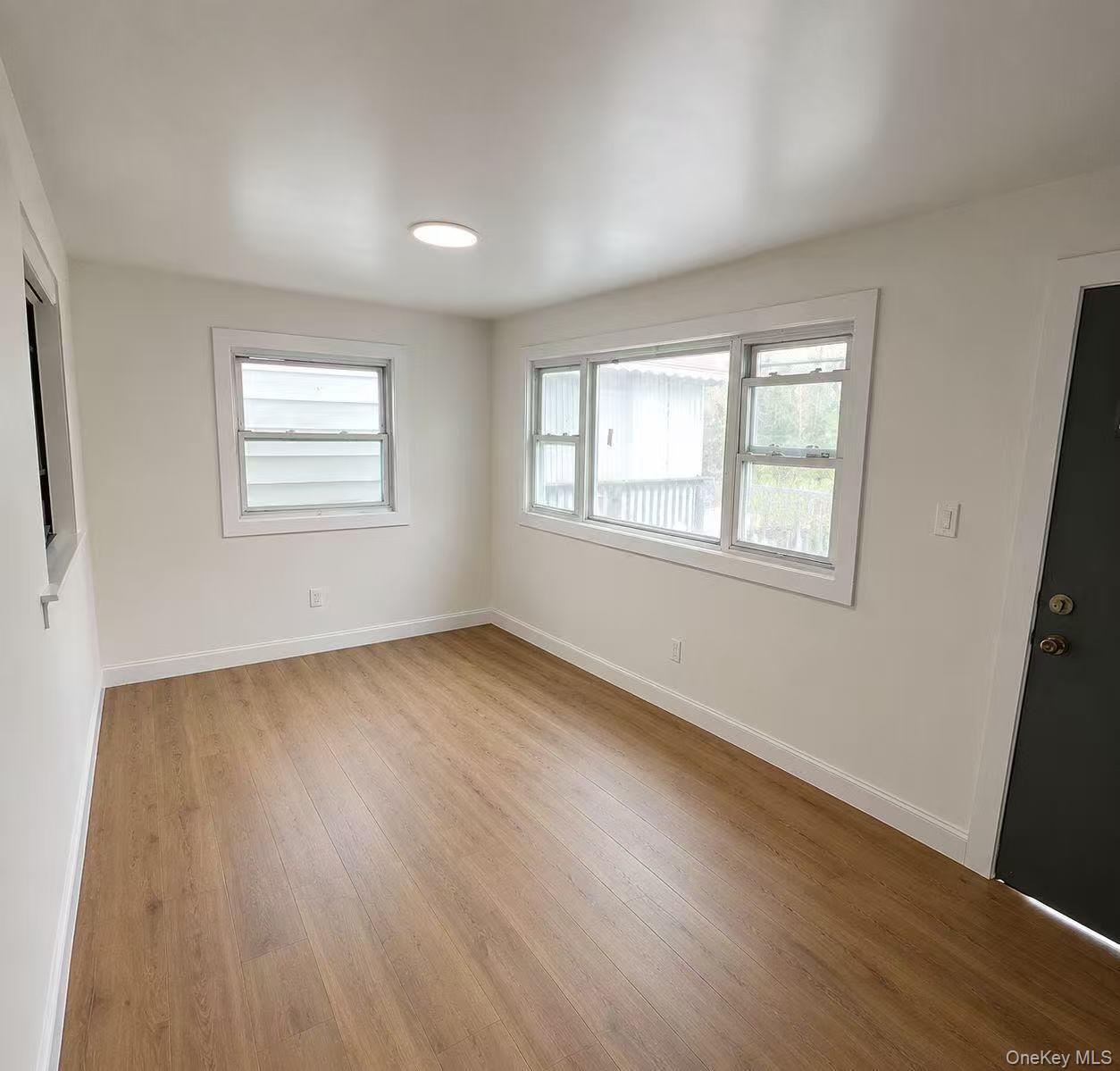 Single Family Lurting Avenue Bronx, NY 10469, MLS-1032653-9