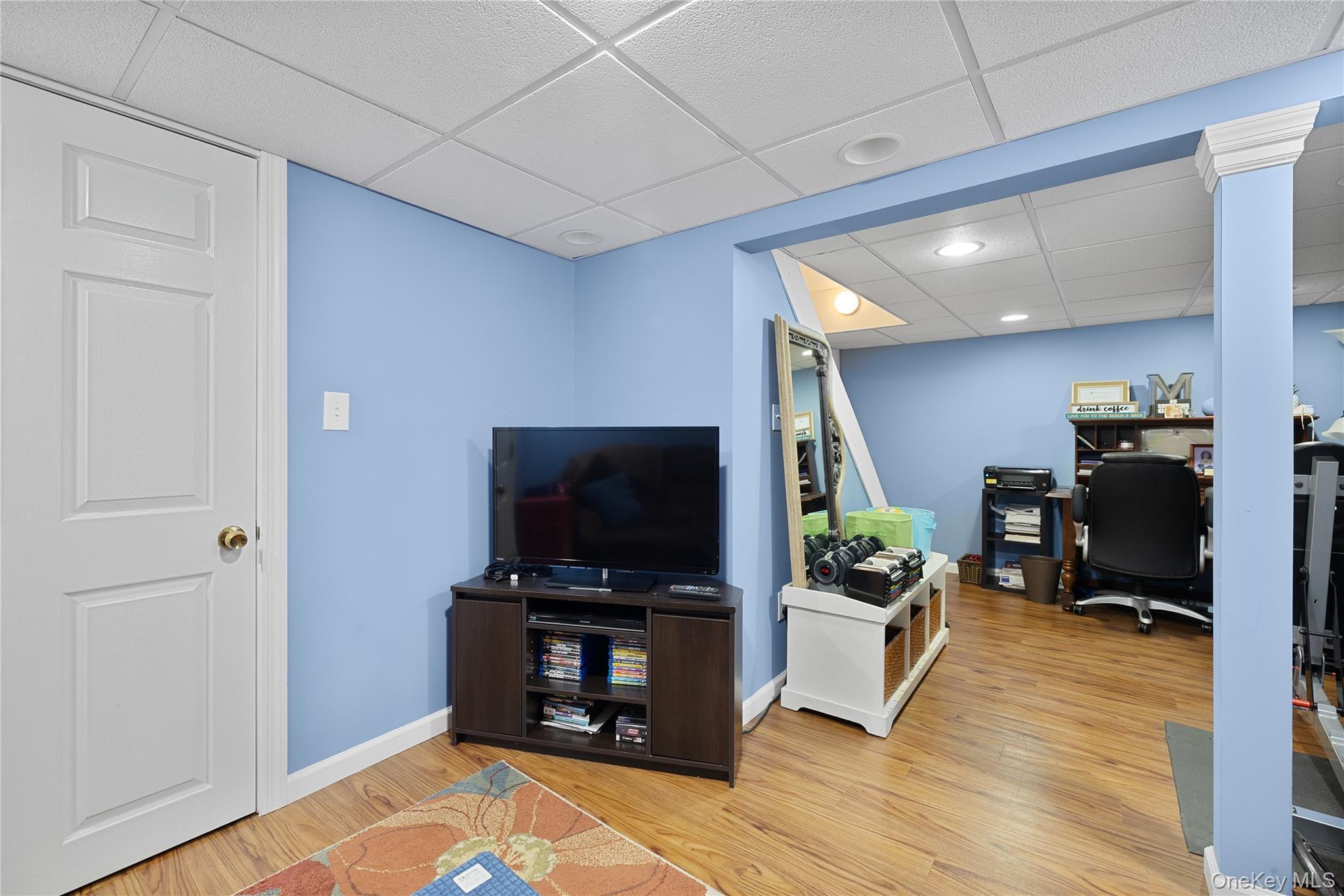 Single Family Aster Road Suffolk County, NY 11795, MLS-1032654-22