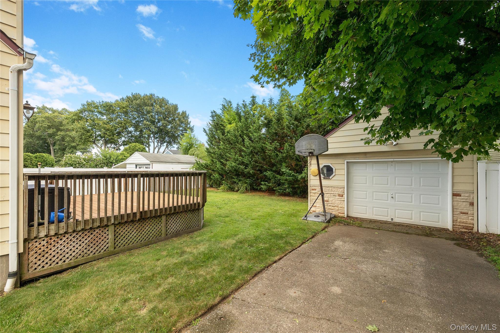Single Family Aster Road Suffolk County, NY 11795, MLS-1032654-24