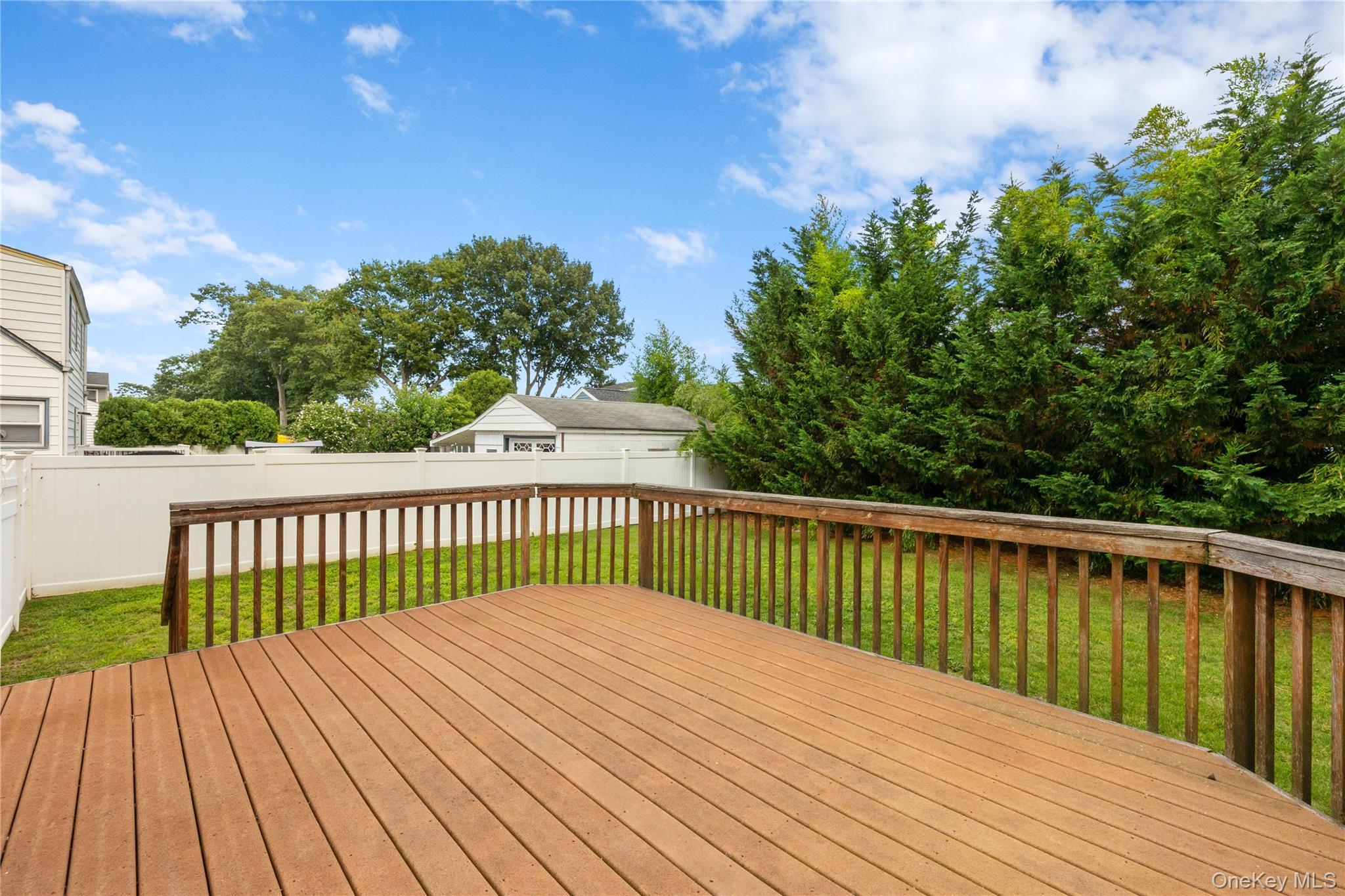 Single Family Aster Road Suffolk County, NY 11795, MLS-1032654-25