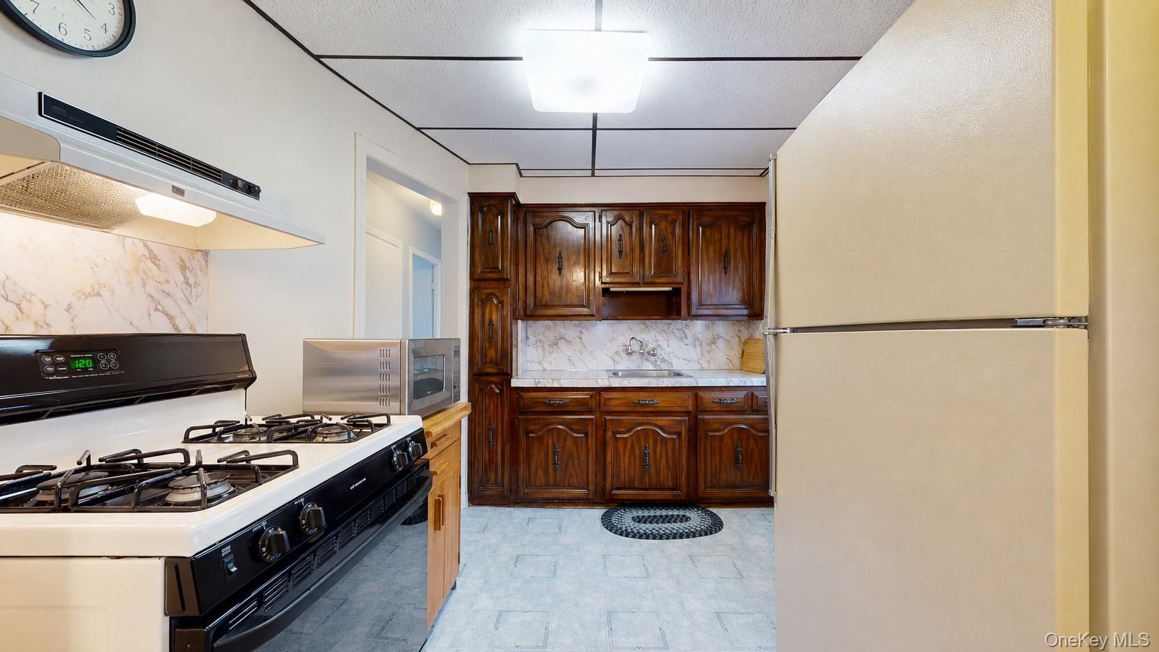 Single Family 186th Street Queens, NY 11365, MLS-1032675-11