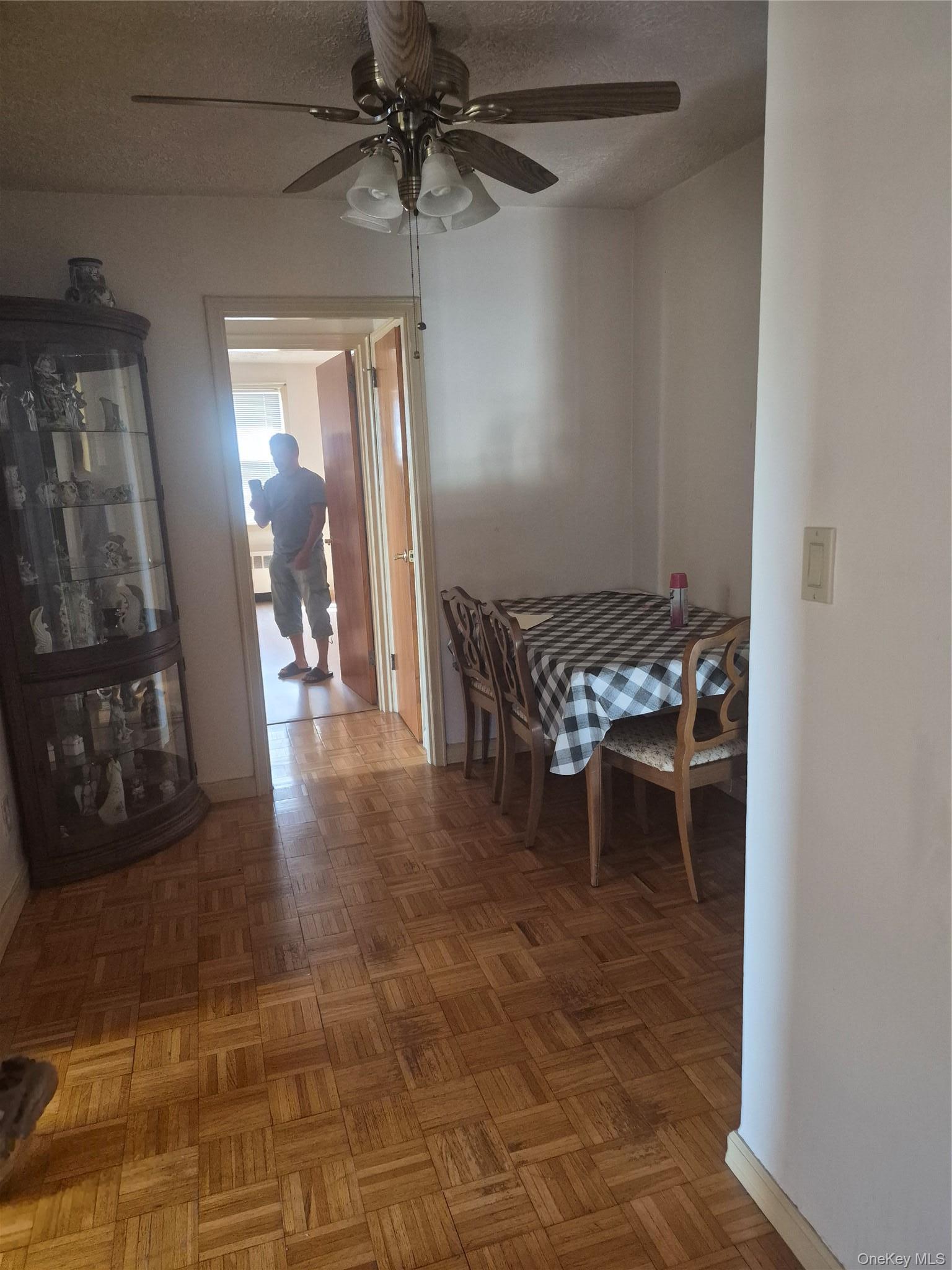 Apartment Commonwealth Boulevard  Queens, NY 11426, MLS-1032688-4