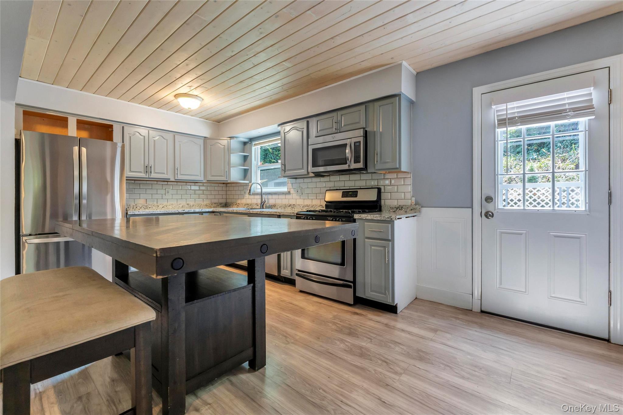 Single Family Seaside Avenue  Suffolk County, NY 11789, MLS-1032717-11