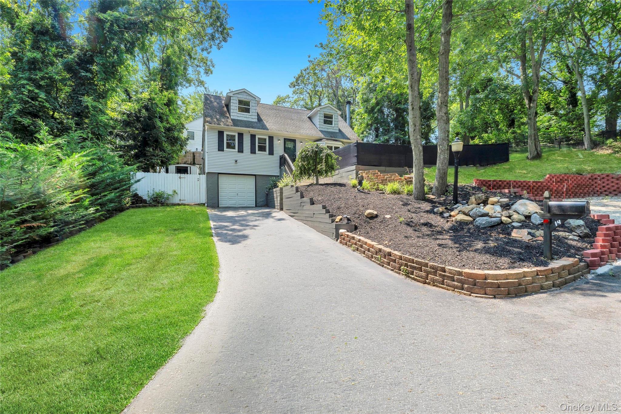 Single Family Seaside Avenue  Suffolk County, NY 11789, MLS-1032717-2
