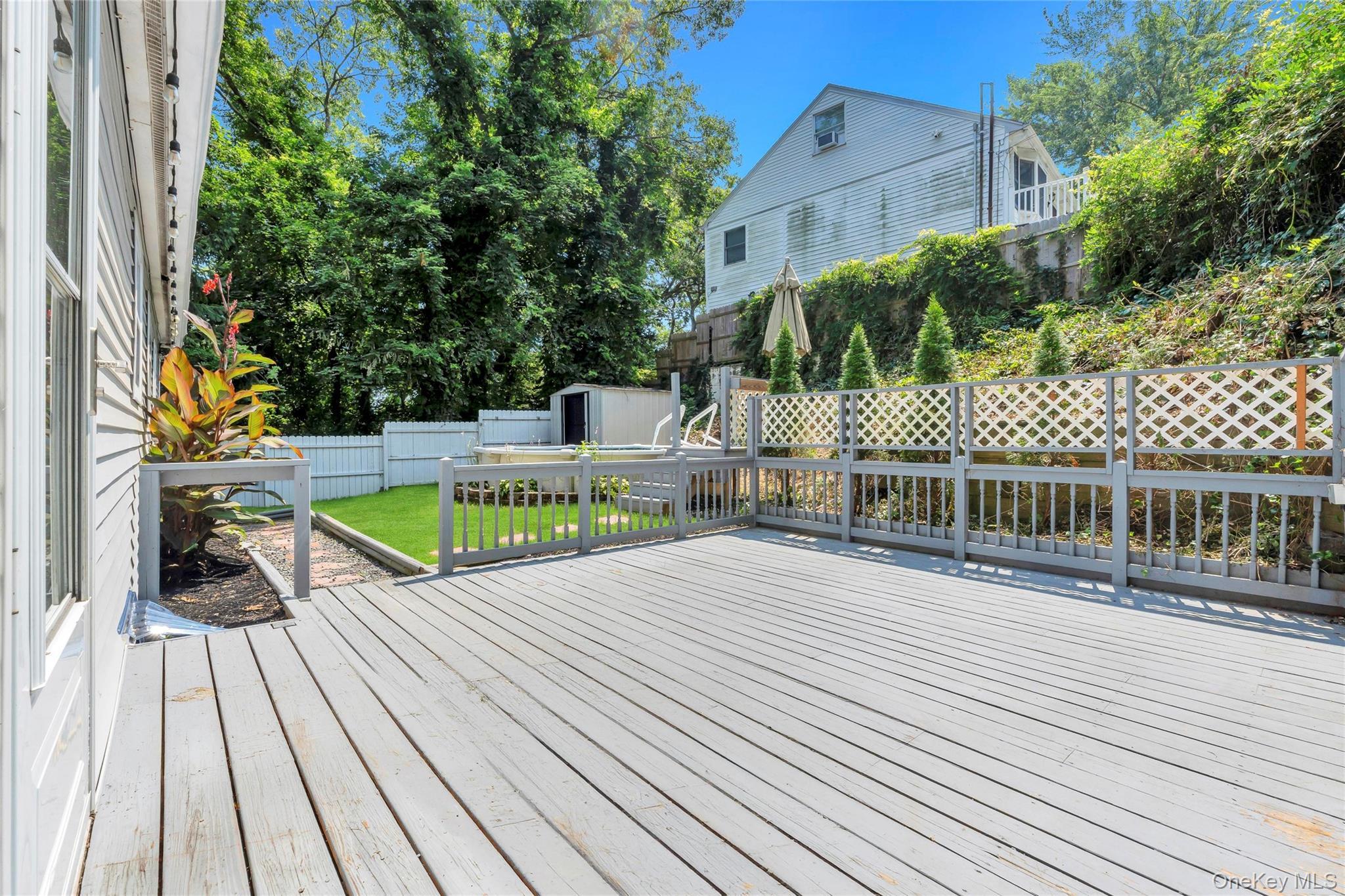 Single Family Seaside Avenue  Suffolk County, NY 11789, MLS-1032717-32