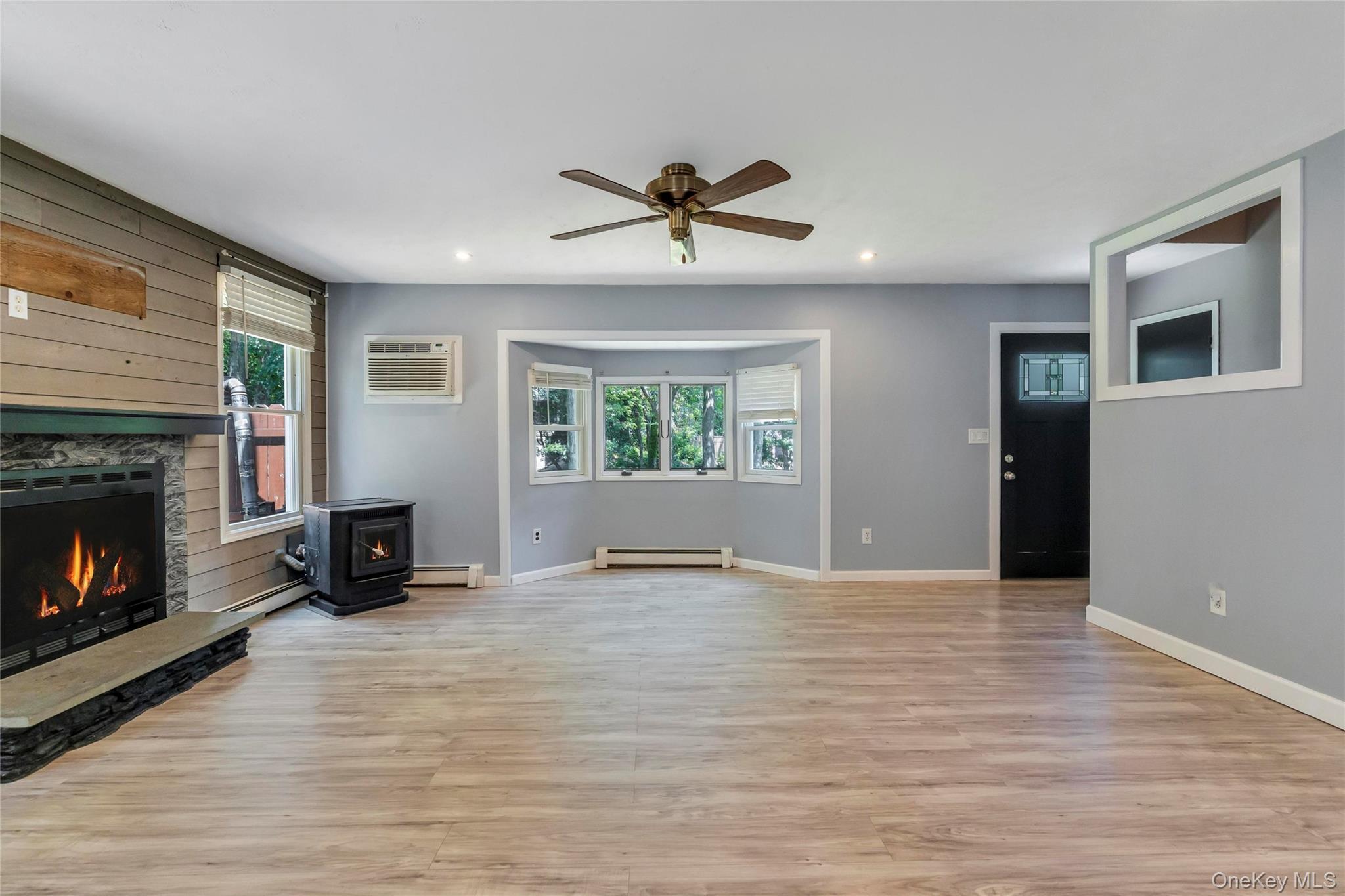 Single Family Seaside Avenue  Suffolk County, NY 11789, MLS-1032717-8