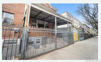 Single Family Greene Avenue  Brooklyn, NY 11221, MLS-1032728-3