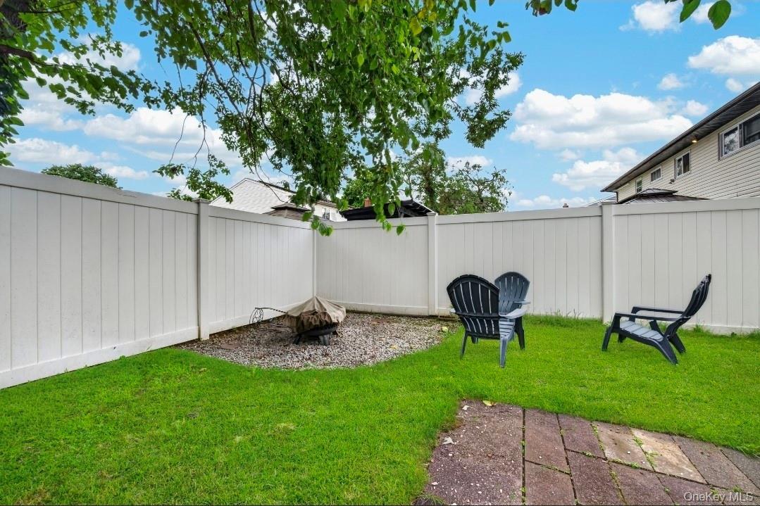 Single Family Lincoln Avenue Suffolk County, NY 11729, MLS-1032734-29