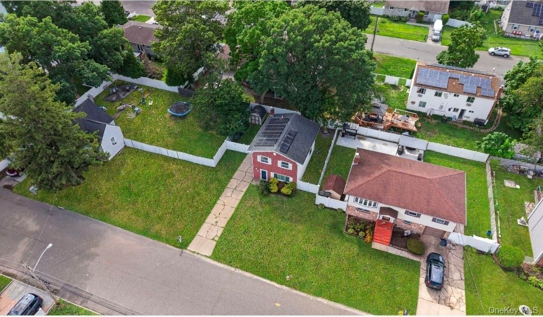 Single Family Lincoln Avenue Suffolk County, NY 11729, MLS-1032734-38