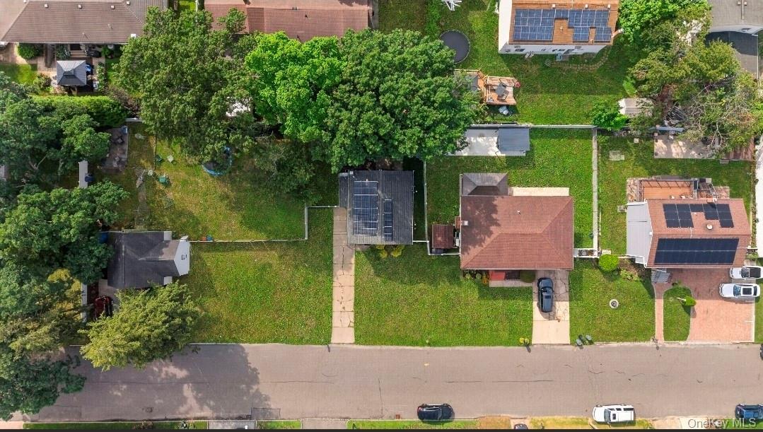 Single Family Lincoln Avenue  Suffolk County, NY 11729, MLS-1032734-40