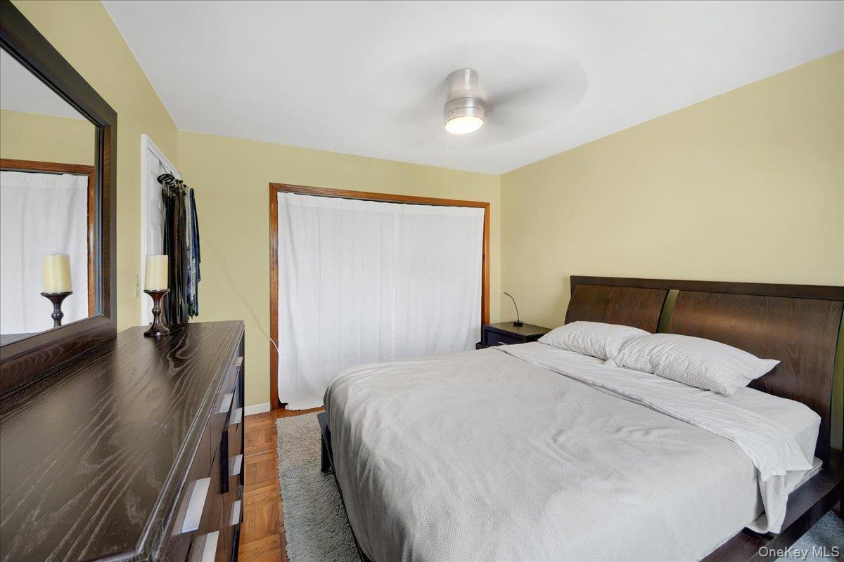 Single Family Waterbury Avenue Bronx, NY 10461, MLS-1032754-11