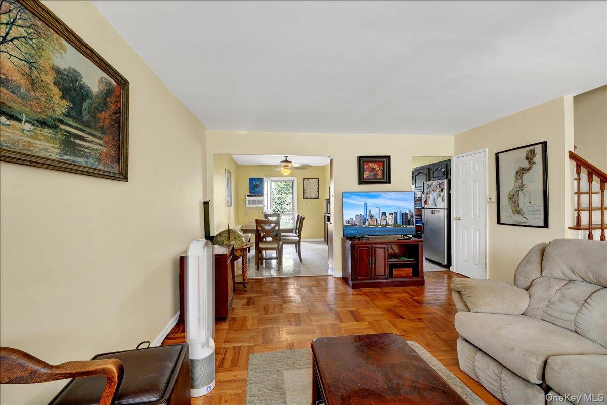 Single Family Waterbury Avenue Bronx, NY 10461, MLS-1032754-4
