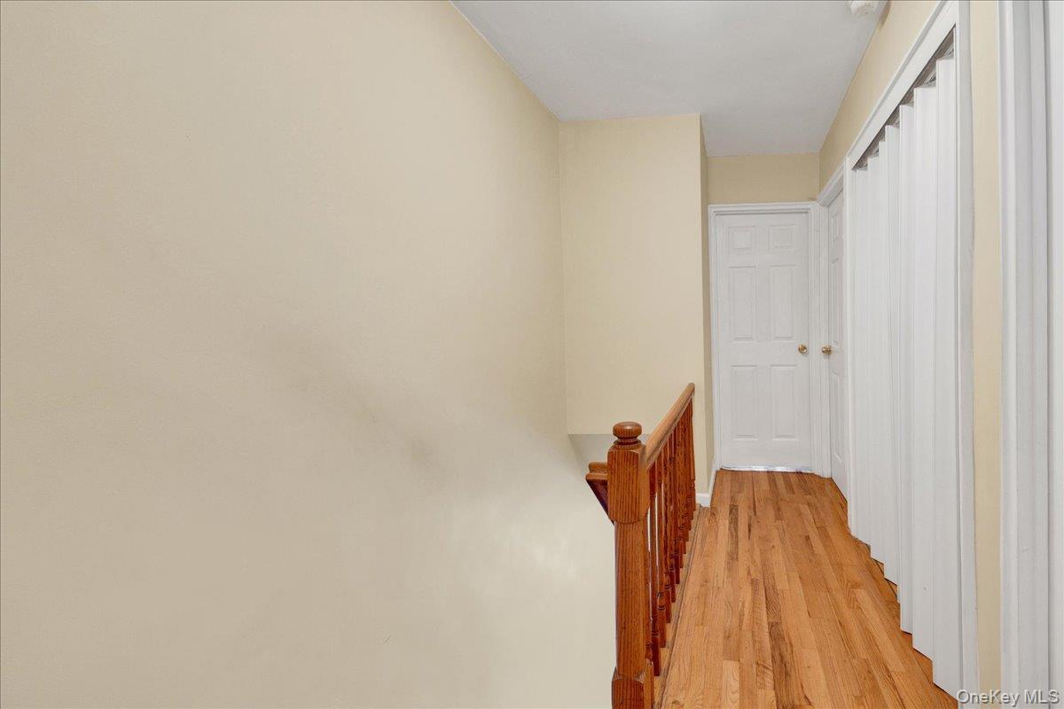 Single Family Waterbury Avenue Bronx, NY 10461, MLS-1032754-9