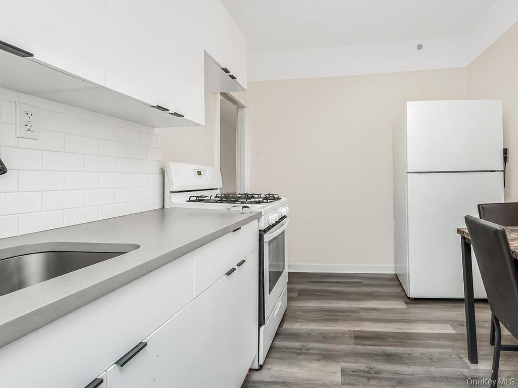 Single Family E 215th Street Bronx, NY 10467, MLS-1032757-10