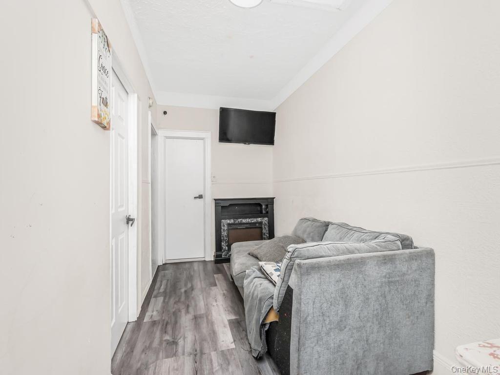 Single Family E 215th Street Bronx, NY 10467, MLS-1032757-13