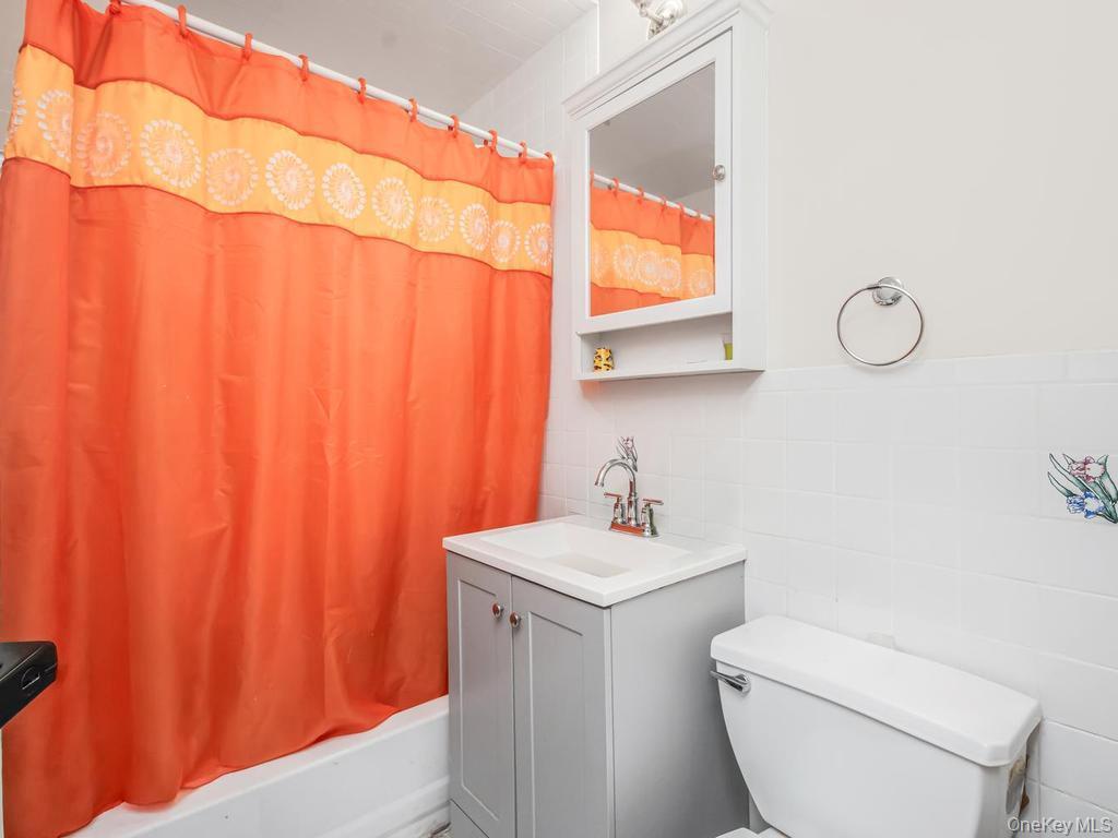 Single Family E 215th Street Bronx, NY 10467, MLS-1032757-14