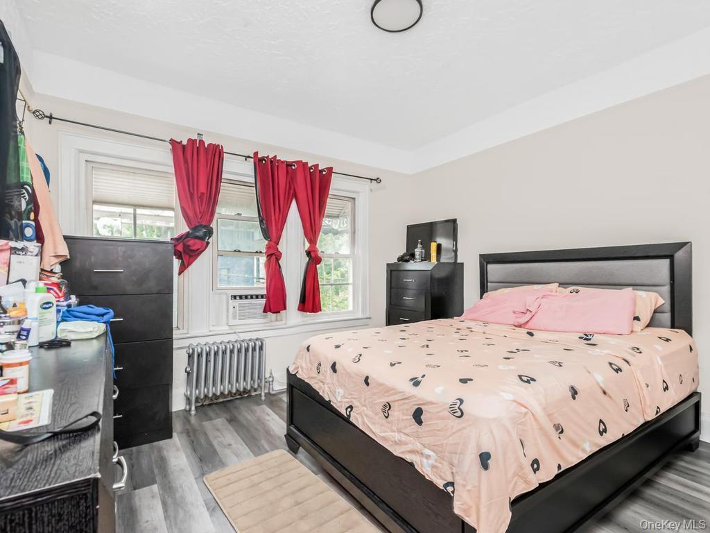 Single Family E 215th Street Bronx, NY 10467, MLS-1032757-15