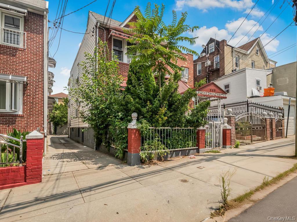 Single Family E 215th Street Bronx, NY 10467, MLS-1032757-2