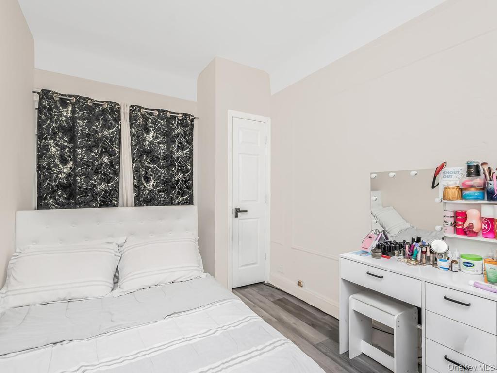 Single Family E 215th Street Bronx, NY 10467, MLS-1032757-5