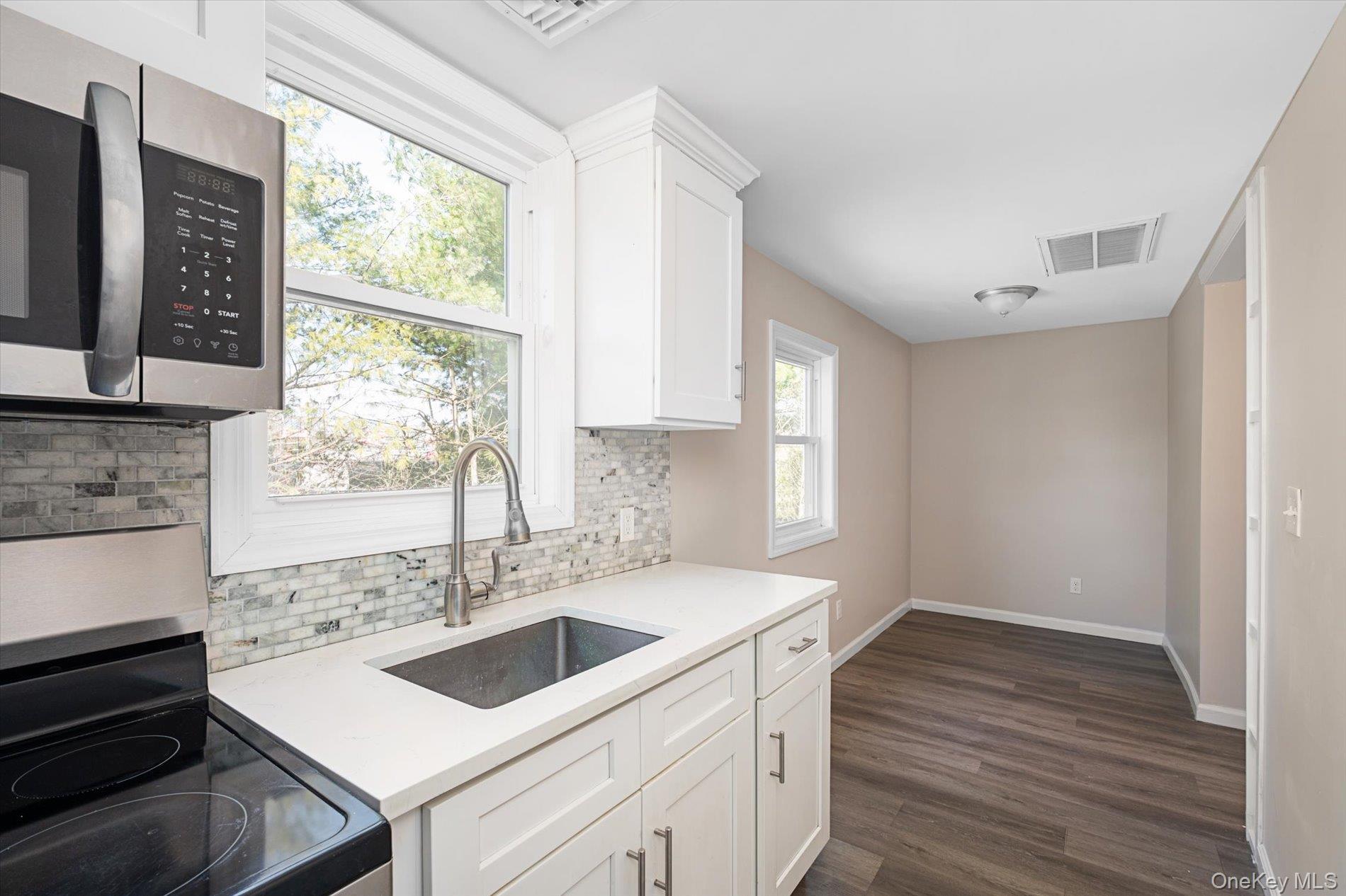 Single Family E 14th Street  Suffolk County, NY 11746, MLS-1032766-7