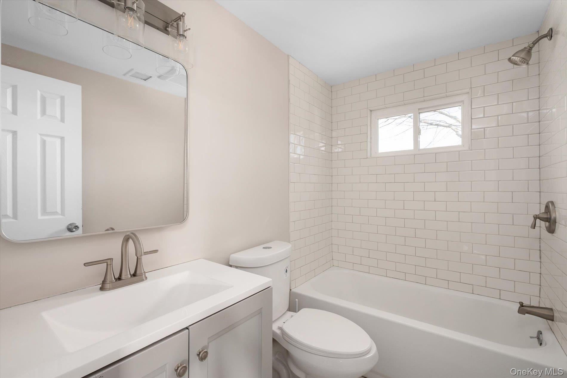 Single Family E 14th Street  Suffolk County, NY 11746, MLS-1032766-9