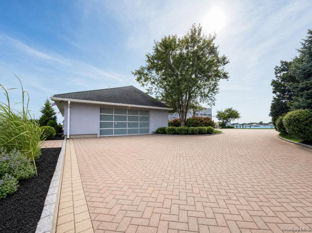 Single Family S Penataquit Avenue  Suffolk County, NY 11706, MLS-1032772-23
