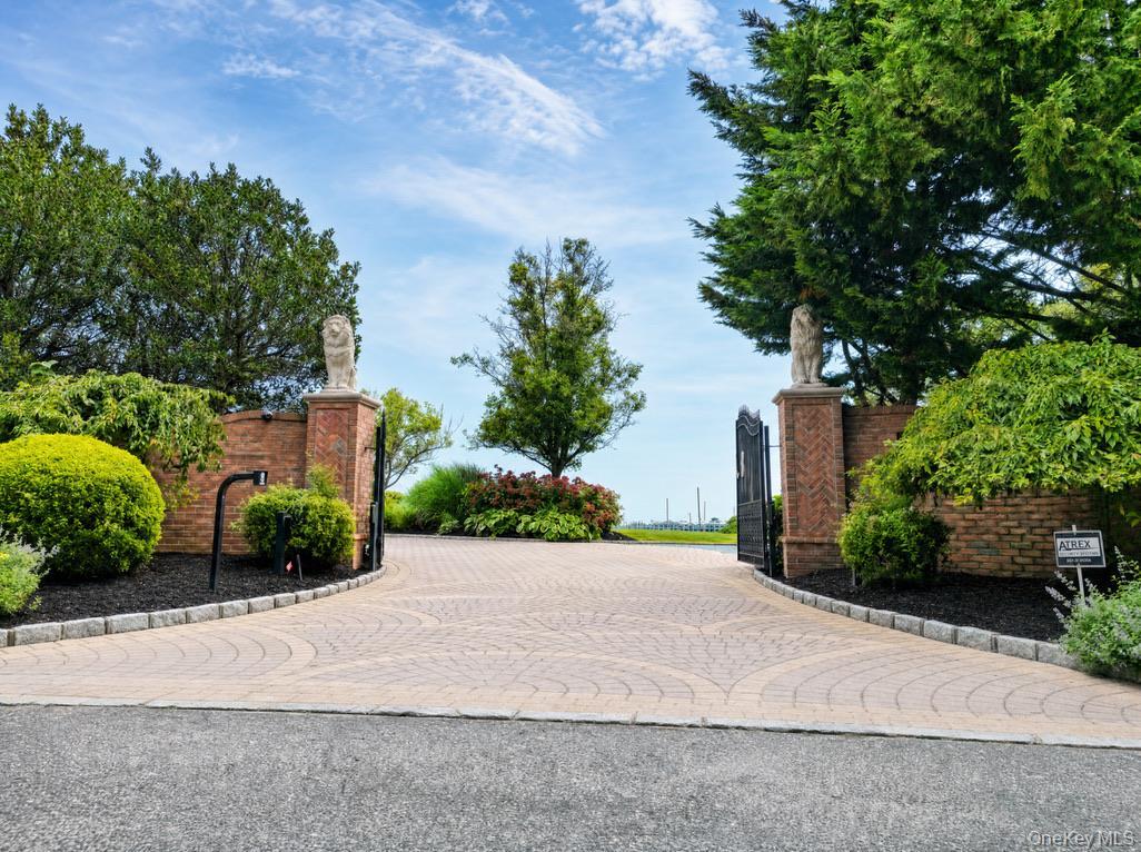 Single Family S Penataquit Avenue  Suffolk County, NY 11706, MLS-1032772-29
