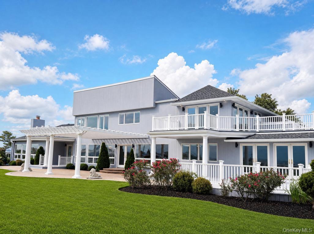 Single Family S Penataquit Avenue  Suffolk County, NY 11706, MLS-1032772-37
