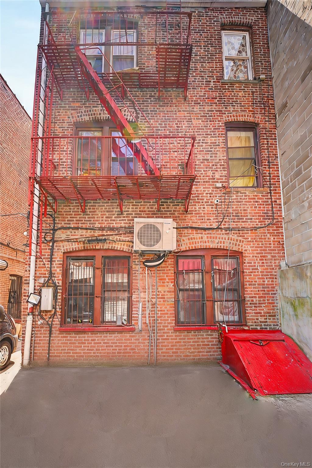 Single Family 37th Avenue  Queens, NY 11368, MLS-1032789-18