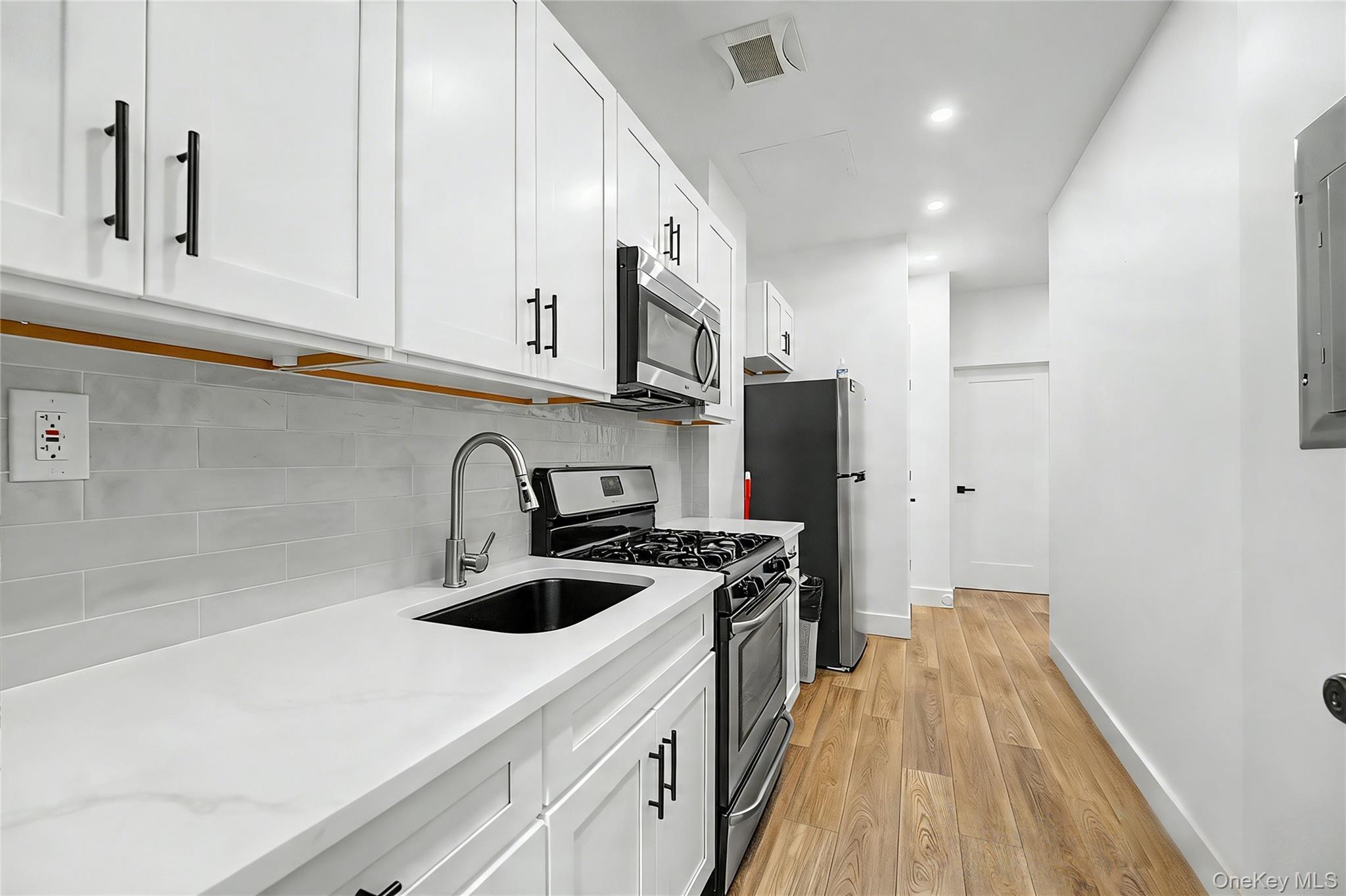 Single Family 37th Avenue  Queens, NY 11368, MLS-1032789-6