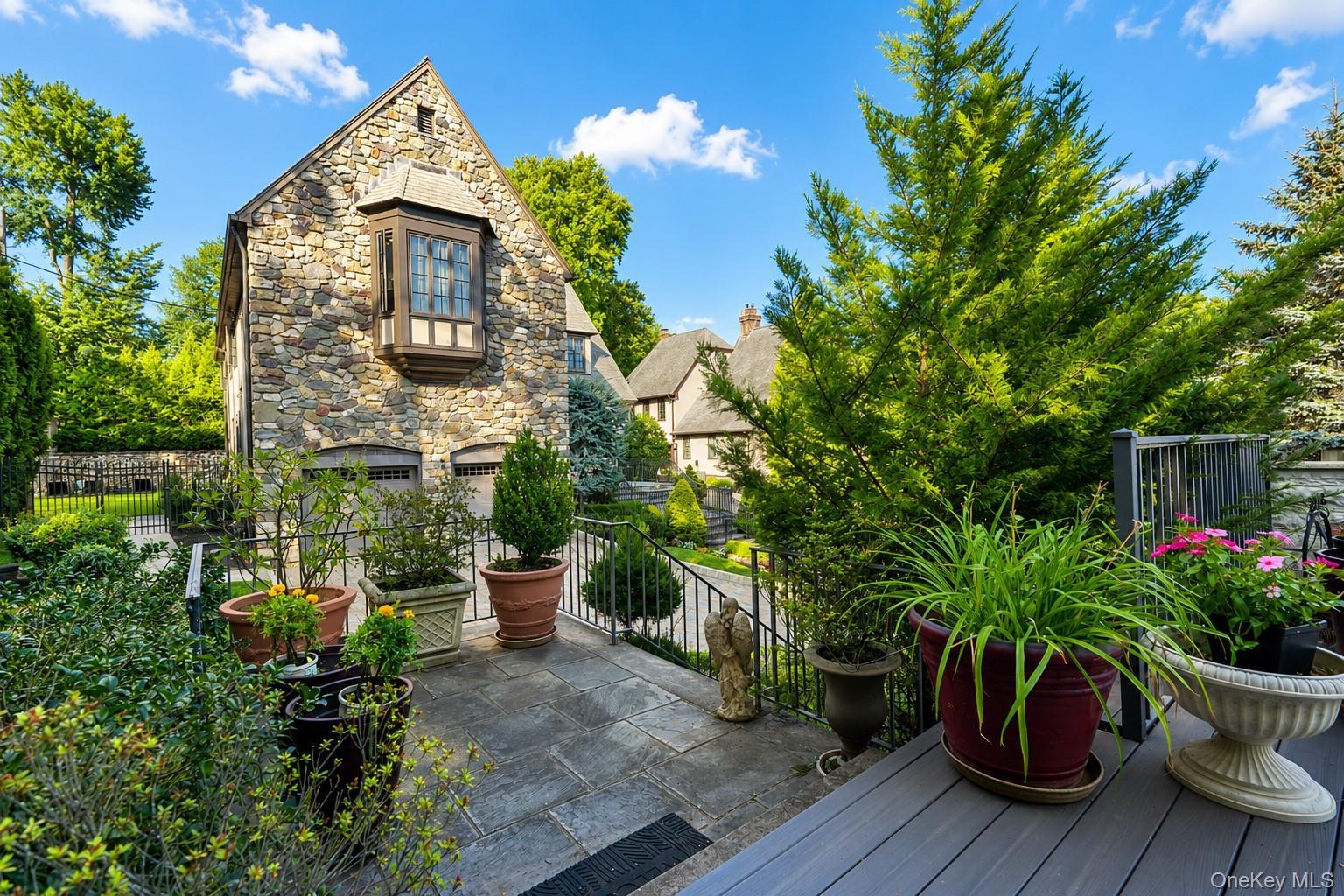 Single Family Flagg Court Staten Island, NY 10304, MLS-1032793-23