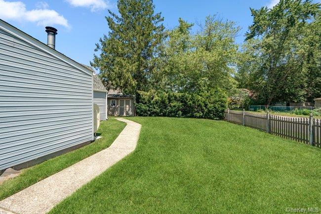 Single Family Grendon Lane  Suffolk County, NY 11738, MLS-1032807-35