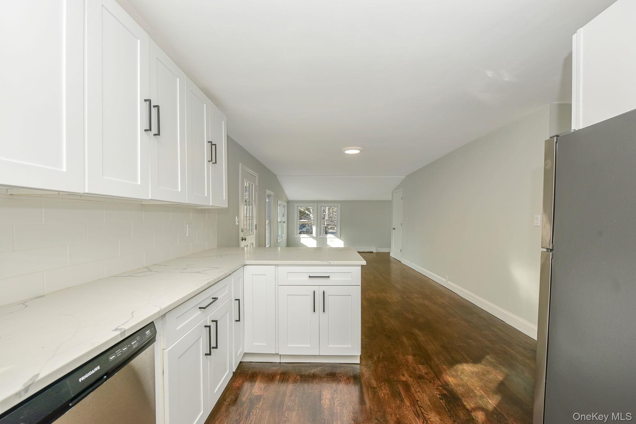 Single Family Glenna Little Trail  Suffolk County, NY 11743, MLS-1032810-7