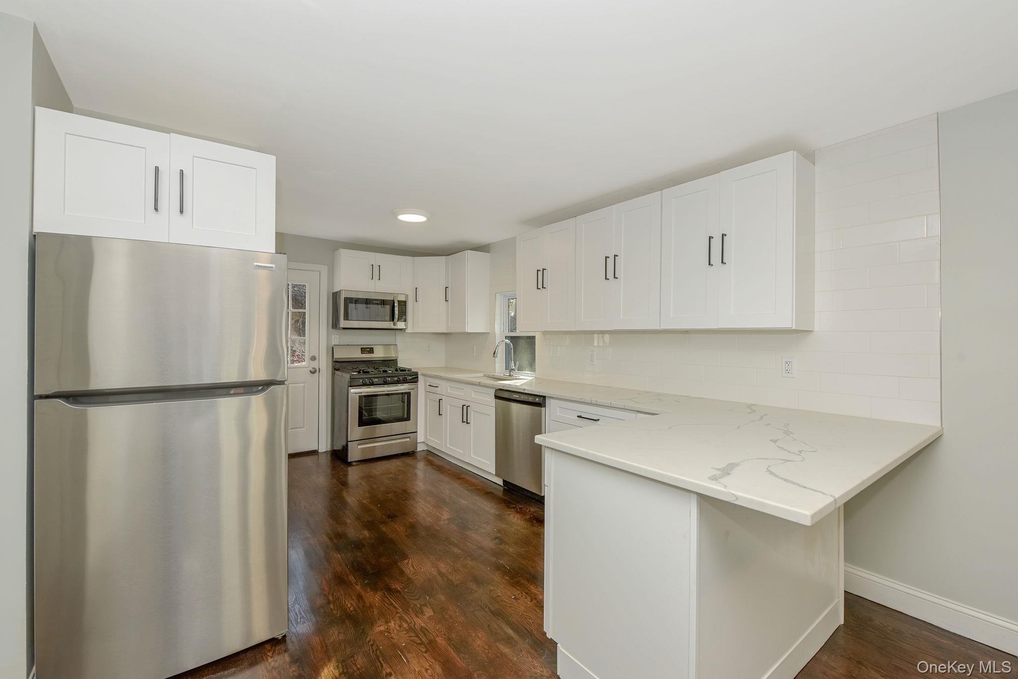 Single Family Glenna Little Trail  Suffolk County, NY 11743, MLS-1032810-8