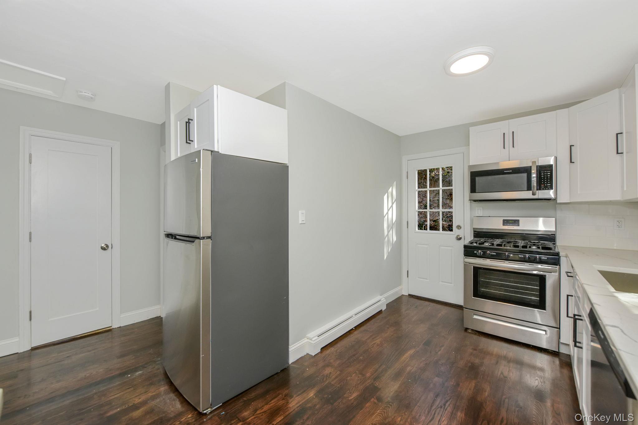Single Family Glenna Little Trail  Suffolk County, NY 11743, MLS-1032810-9