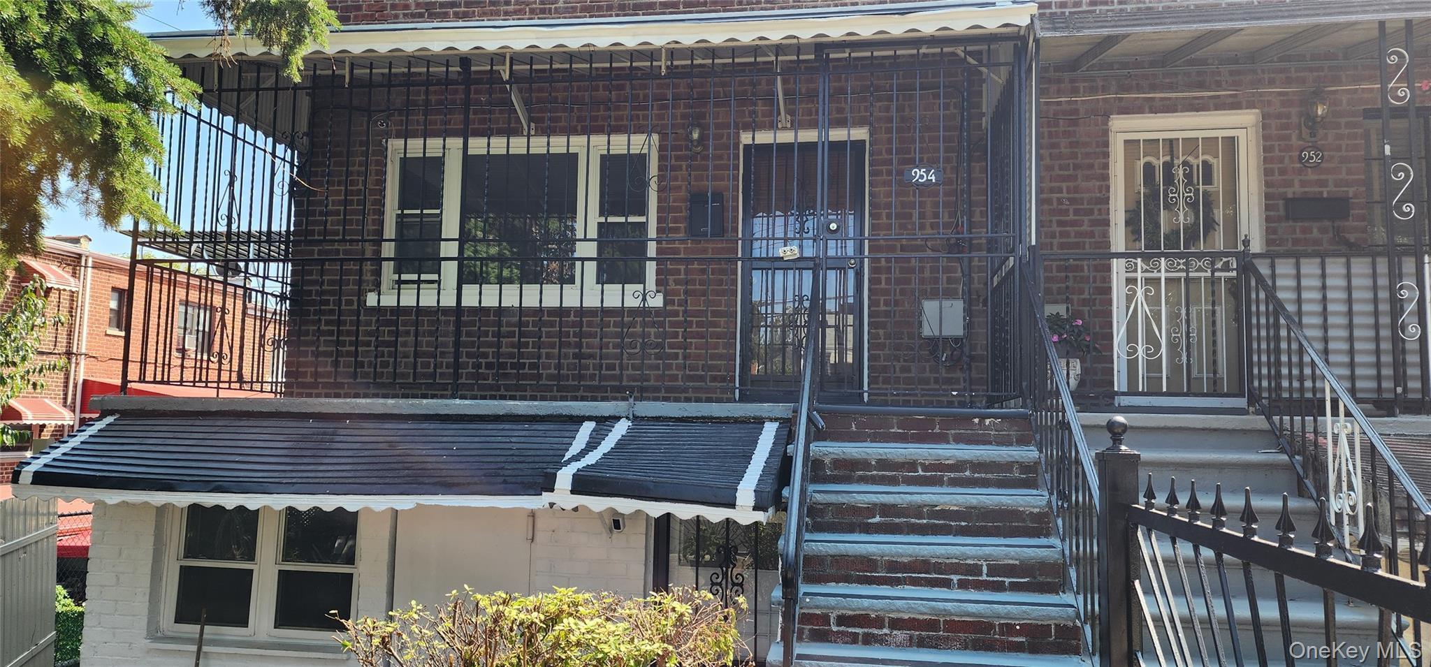 Single Family E 212th Street  Bronx, NY 10469, MLS-1032827-14