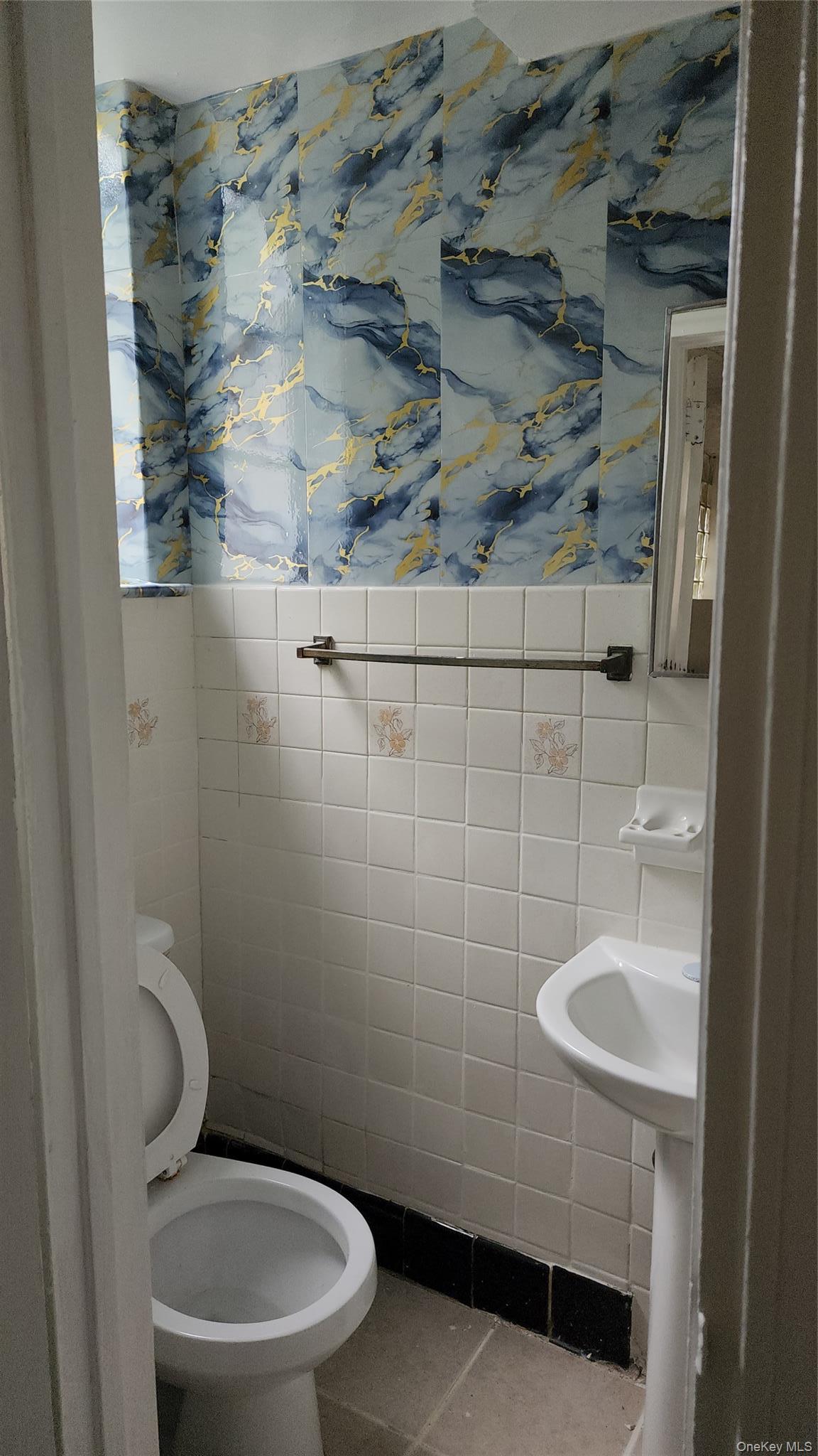 Single Family E 212th Street  Bronx, NY 10469, MLS-1032827-19