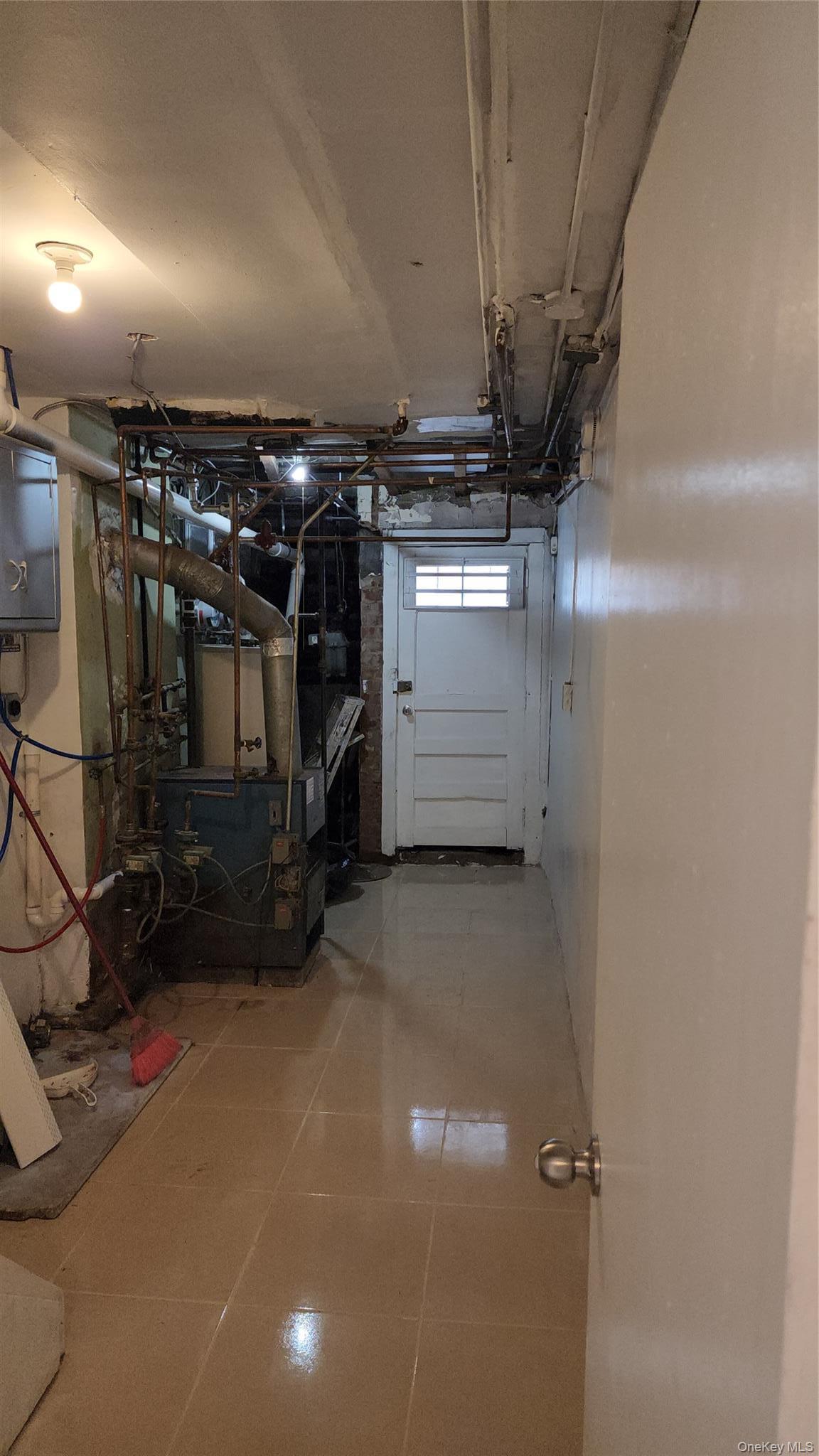 Single Family E 212th Street  Bronx, NY 10469, MLS-1032827-23