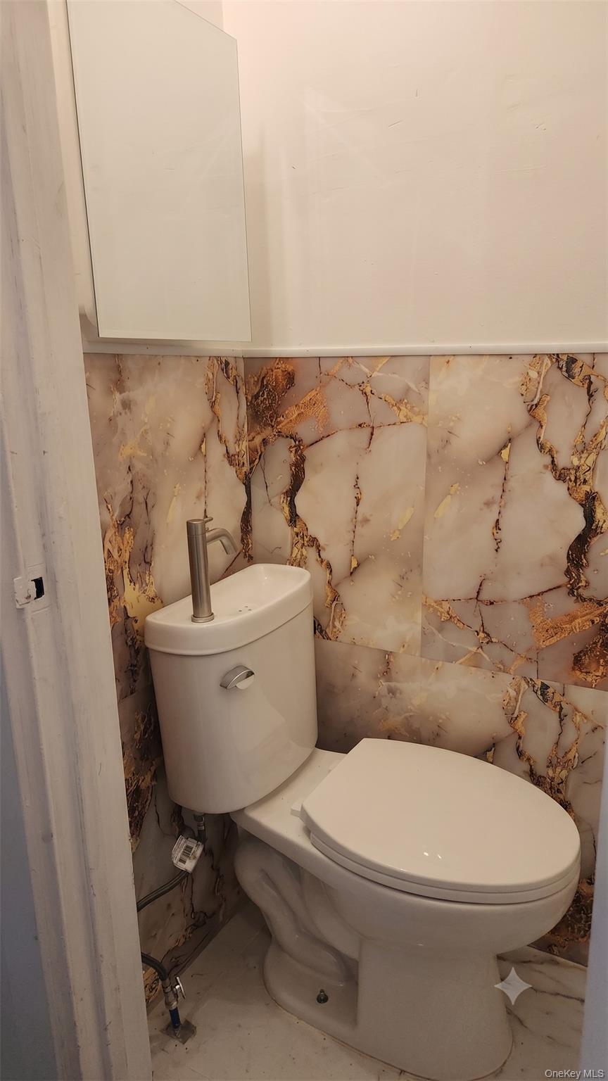 Single Family E 212th Street  Bronx, NY 10469, MLS-1032827-7