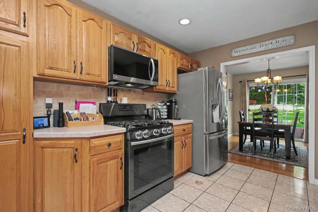 Single Family Fieldstone Boulevard  Dutchess County, NY 12590, MLS-1032852-9