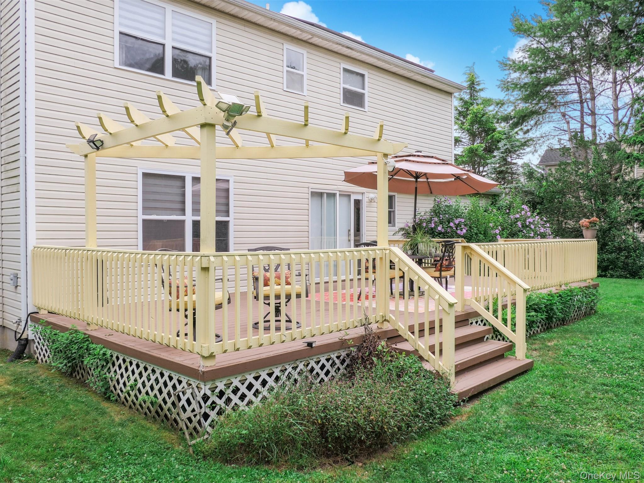 Single Family Southaven Drive Suffolk County, NY 11719, MLS-1032898-36