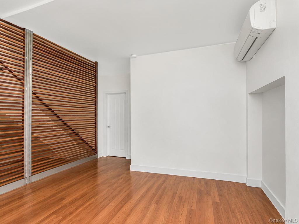 Single Family Williamsbridge Road Bronx, NY 10467, MLS-1032916-4