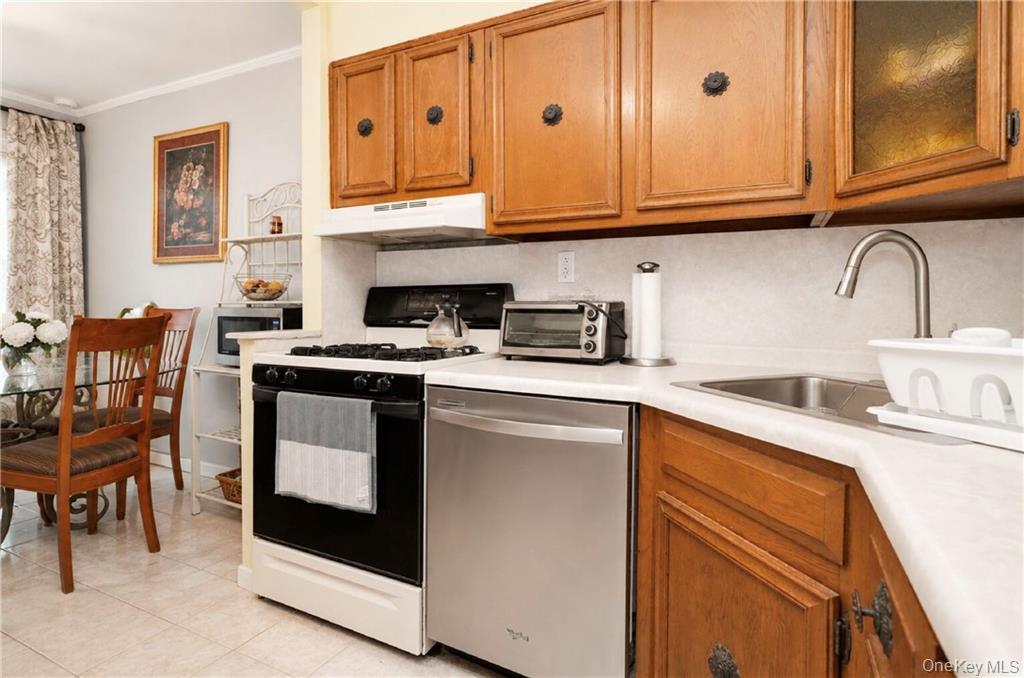 Single Family E 98th Street Brooklyn, NY 11236, MLS-1032923-11