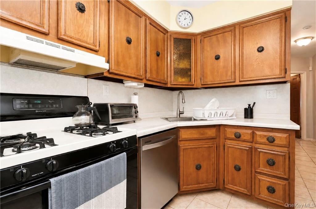 Single Family E 98th Street Brooklyn, NY 11236, MLS-1032923-12