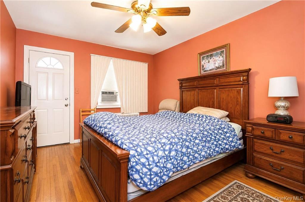 Single Family E 98th Street Brooklyn, NY 11236, MLS-1032923-15