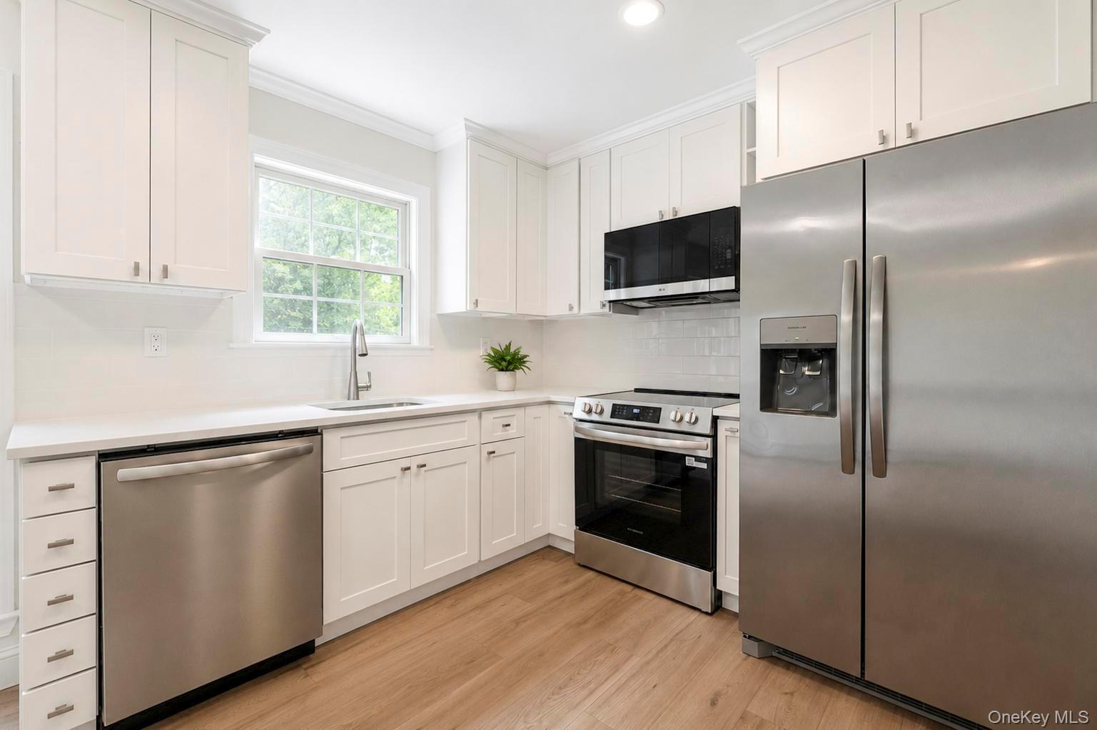 Single Family Bates Lane Suffolk County, NY 11961, MLS-1032928-14