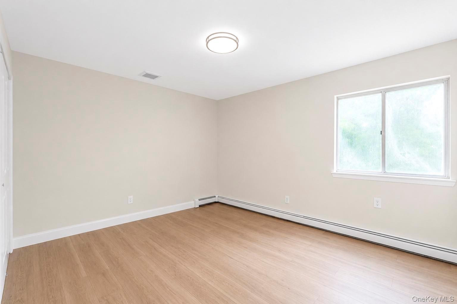Single Family Bates Lane Suffolk County, NY 11961, MLS-1032928-23