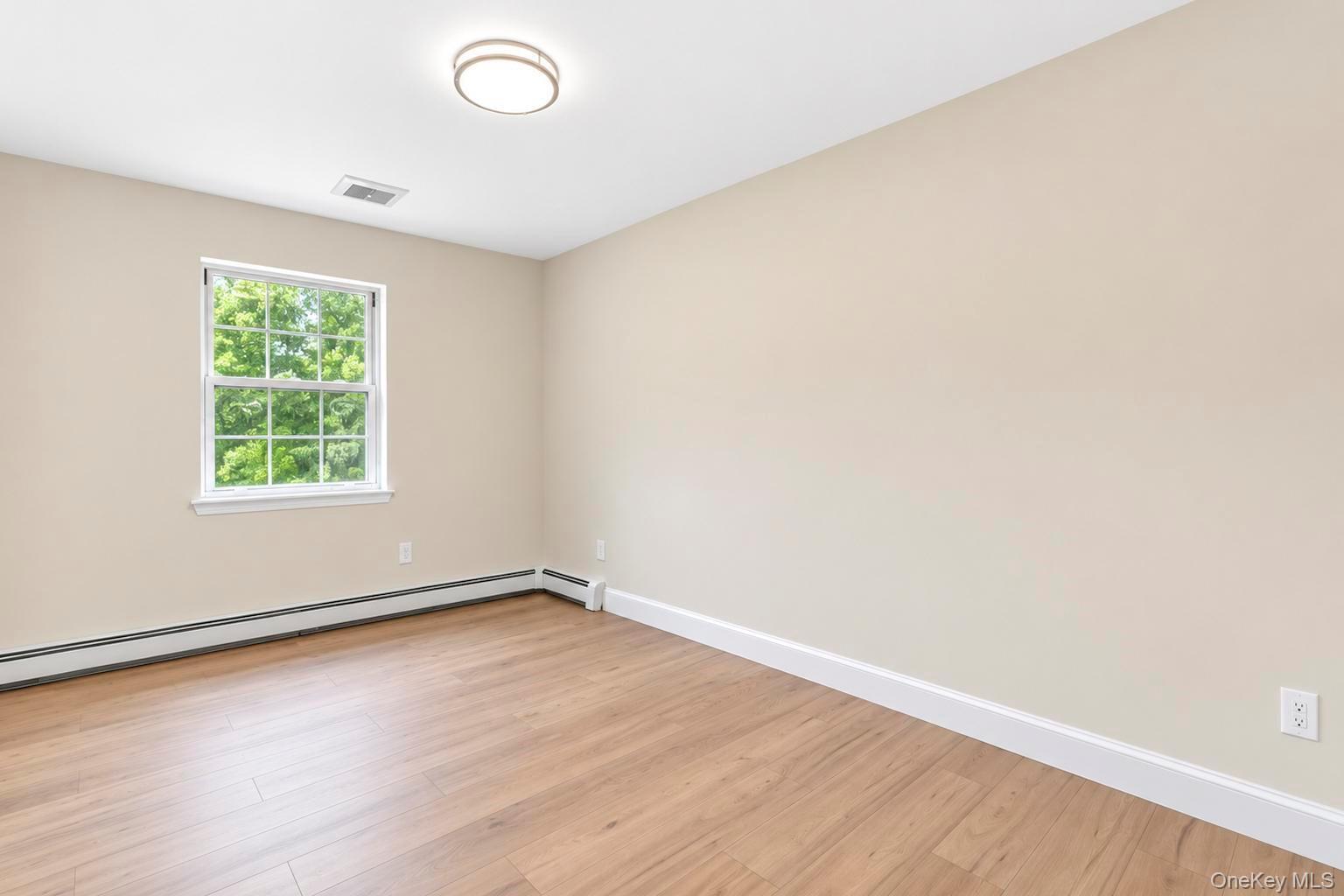 Single Family Bates Lane Suffolk County, NY 11961, MLS-1032928-25