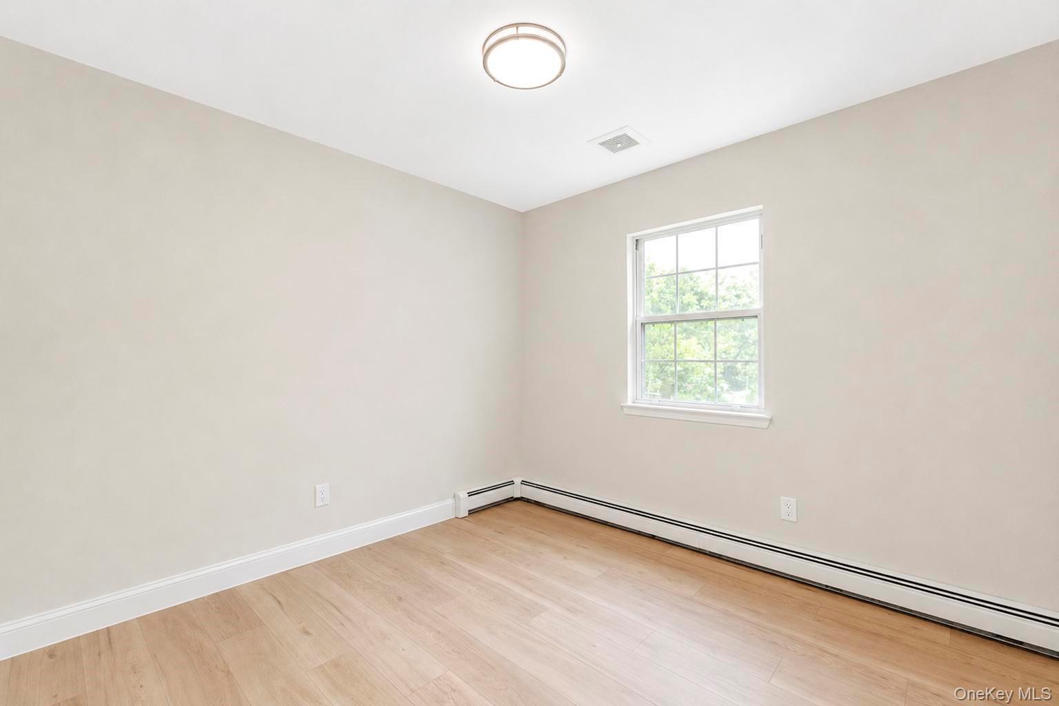 Single Family Bates Lane Suffolk County, NY 11961, MLS-1032928-27