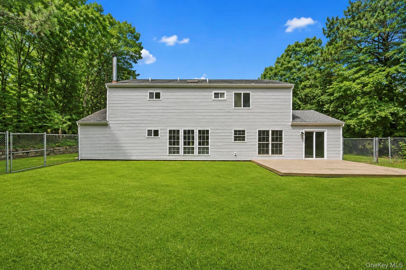 Single Family Bates Lane Suffolk County, NY 11961, MLS-1032928-32